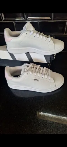 Tênis Adidas