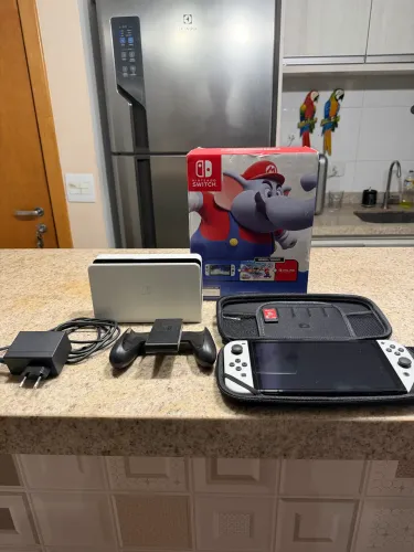 Nintendo Switch OLED Branco 64GB - Completo Na Caixa + Case (Impecável)