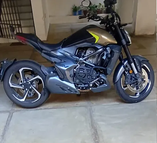 Motocicleta ZONTES S 350 - (estado de nova). Único dono - Emplacada 2026