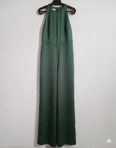 Macacão Pantalona Mango. 