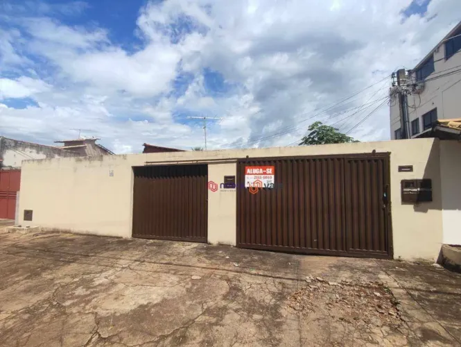 Casa com 2 dormitórios para alugar, 200 m² por R$ 2.200/mês - Plano Diretor Sul - Palmas/T