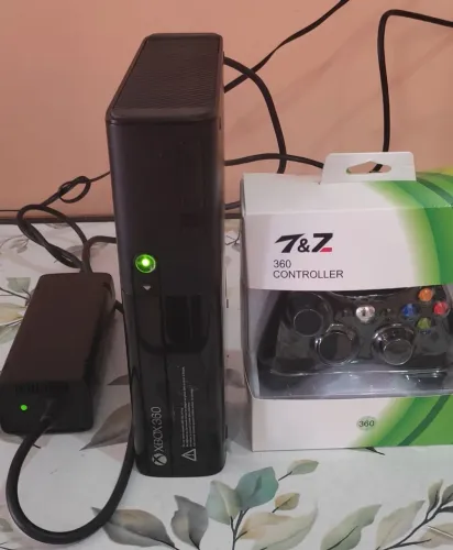 Xbox 360 Destravado com 40 jogos e 1 controle original sem fio!