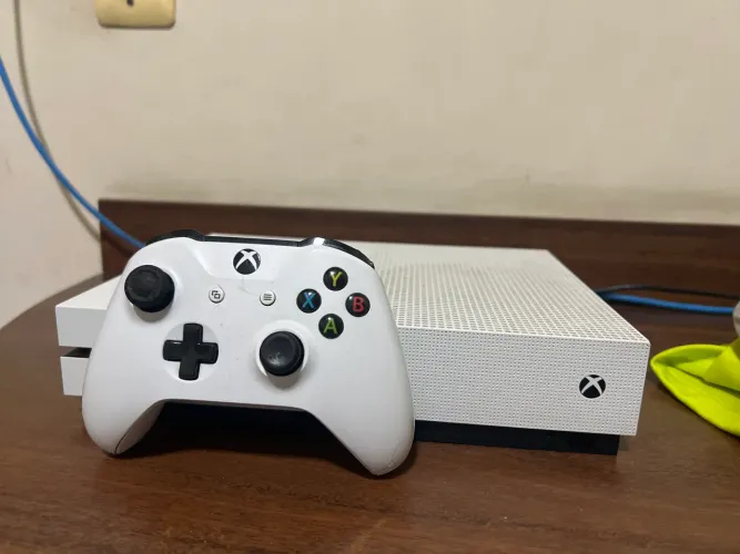 Xbox One S