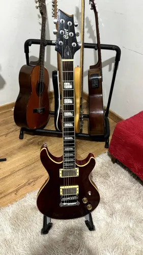 Cort M600 Cherry com Push-Pull / Coil Split