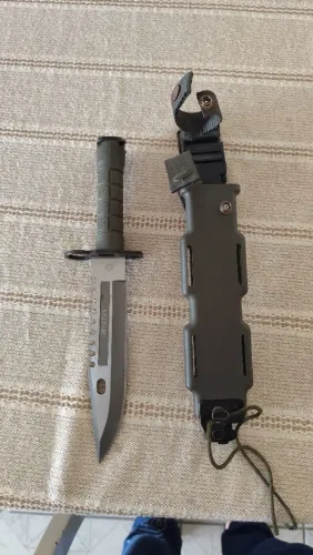 Faca Invictus Explorer