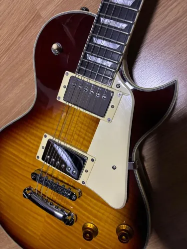 Guitarra Les Paul - Sire S7 zerada