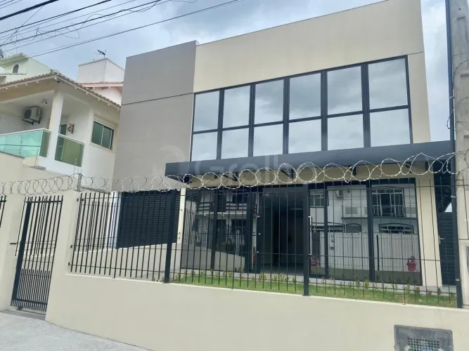 Prédio para Venda em Florianópolis, Jardim Atlântico, 2 banheiros, 6 vagas