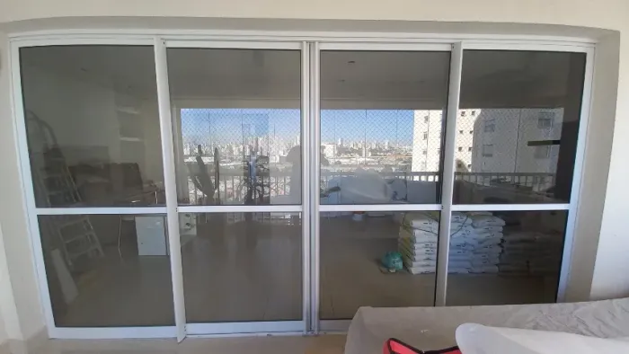 Vendo Porta de correr de esquadria de alumínio branco - 4,00 m x 2,15 m - 4 folhas