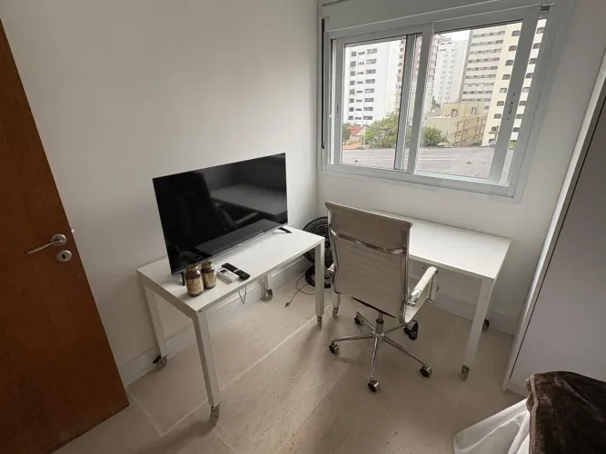 Bancada de Trabalho Branca com Rodas 100x60 - Seminova