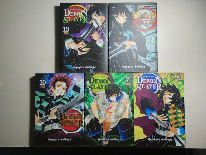 Conjunto de mangás Demon Slayer (5-7-10-12-13)