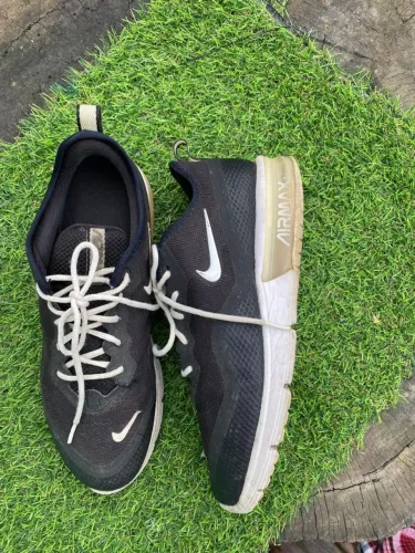 Tênis Nike 42 original só R$ 60,00