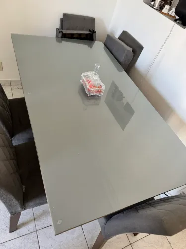 Mesa de Jantar 6 Lugares com Tampo de Vidro | Excelente Estado
