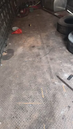 Chapa de assoalho xadrezada