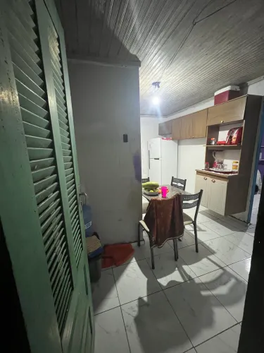 Alugo kitnet não mobiliada 