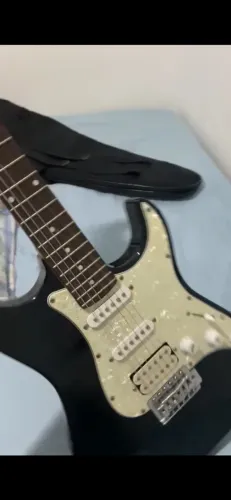 Guitarra Memphis by Tagima MG-37 SS Preta HSS