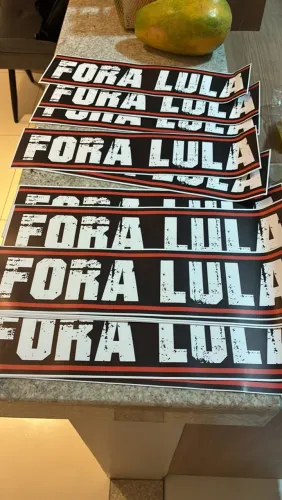Adesivo fora lula 10x40cm