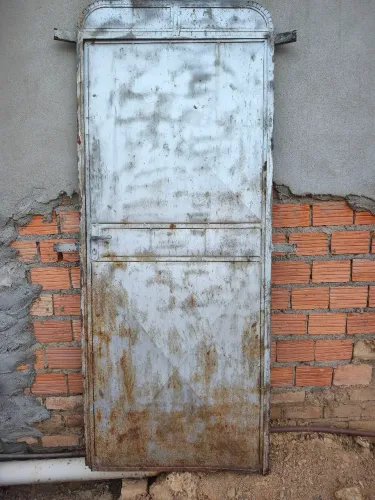 Porta de ferro