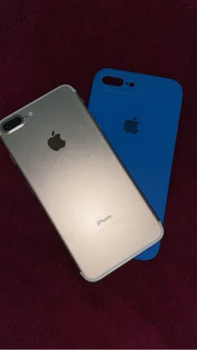 Vendo um iPhone 7 Plus