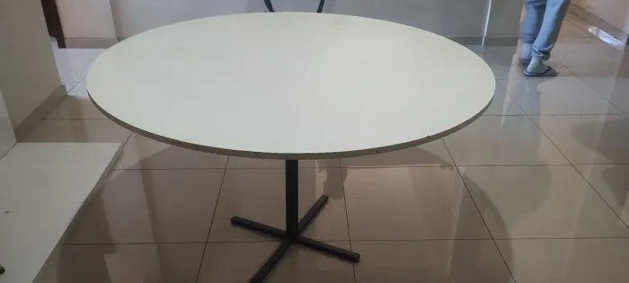 Mesa redonda MDF