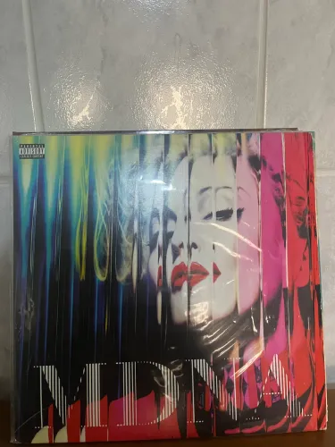 Vinil Madonna mdna