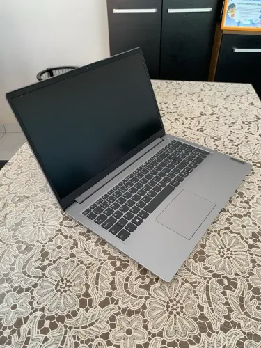 Notebook Lenovo Ideapad 1 15iru7 Intel Core i3-1315u 8gb 256gb Ssd Windows 11 15.6