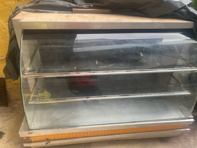 Balcão padaria refrigerador ir seco vai com a pedra de mármore em cima 
