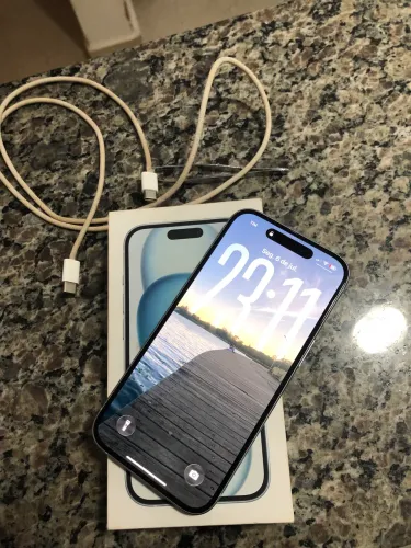 iPhone 15 128gb bateria 96