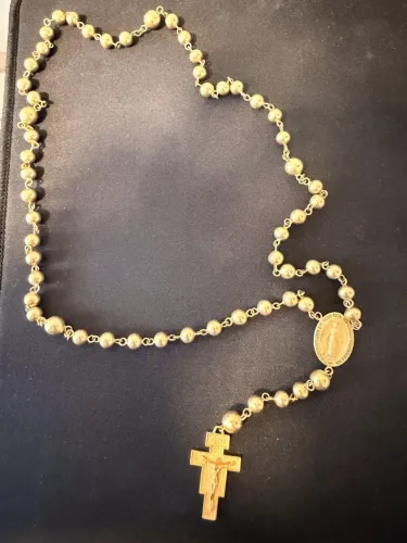 Terço em ouro 18k, impecável 