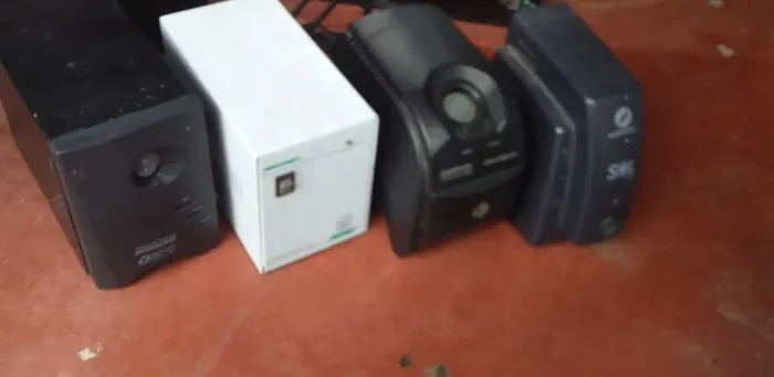 Estabilizadores 300w e 500w..