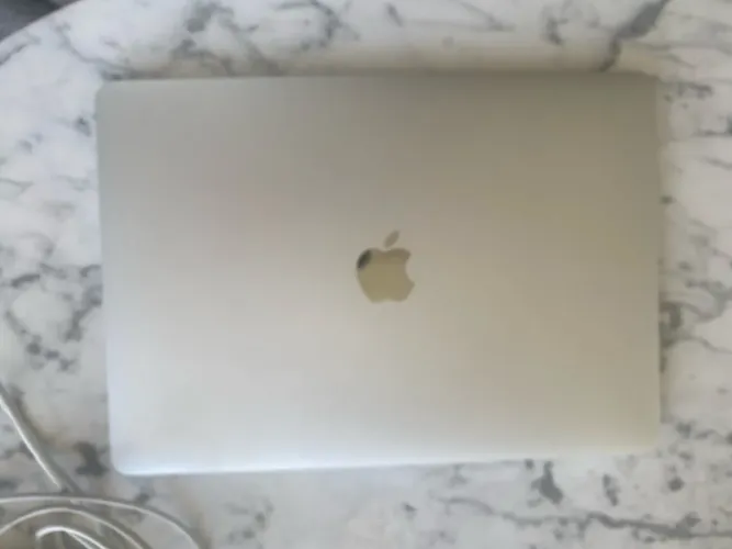 Mac Book M1