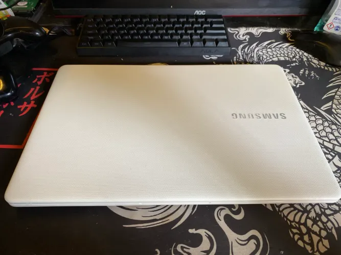 Notebook Samsung Essentials 