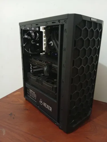 PC Gamer RX 5700 8GB | Xeon 10C/20T | 16GB DDR4 | NVMe 512GB