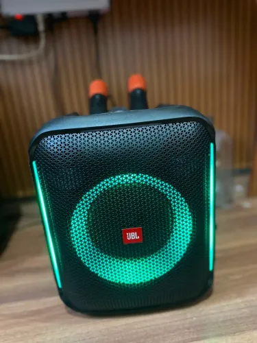 Poucos meses de uso .. Caixa De Som Partybox Encore Com Microfone Jbl Preta ORIGINAL