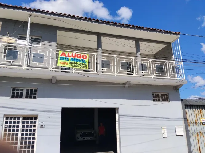 Casa aluguel toda pintada excelente acabamento próximo do centrol