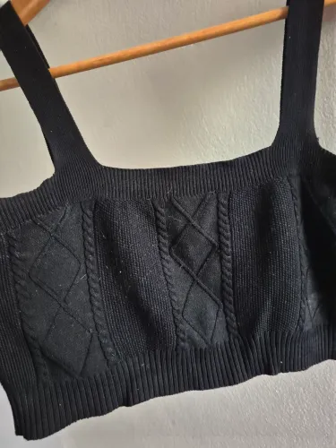 Cropped preto de linha Renner G