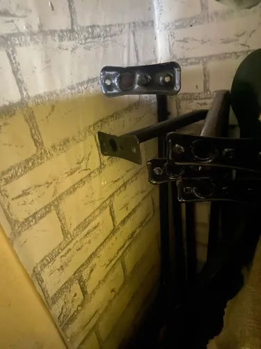 Arara roupa de parede preta 1.20