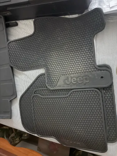 Kit Tapete e Bandeija Jeep Compass Mopar