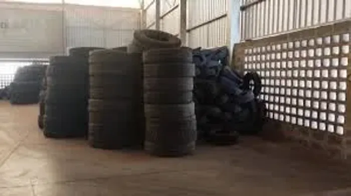 PNEU $280--295/22,5 -USADO CADA ALAGOINHAS BA NOÉ