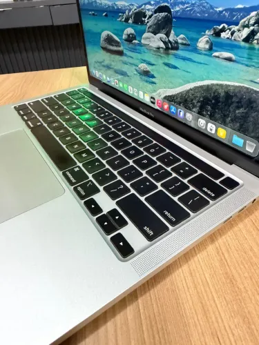 MacBook Pro impecável com garantia / adquira aqui