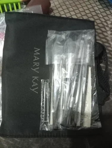 Kit de pincéis + bolsinha Mary Kay