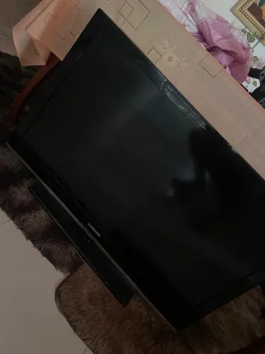 Vendo televisões parar retirar ada de peças 