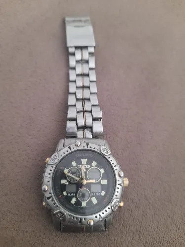 Relógio citizen type ligth relógio de 1990 .ele tem 36 anos raro raro só pra colecio