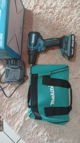 Parafusadeira / Furadeira Makita 18V LXT + Bateria e Carregador