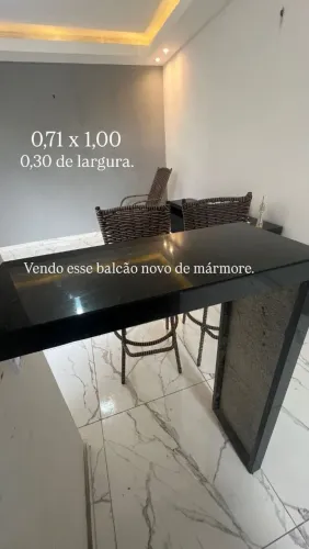 Balcão de mármore Novo. 0,71x 1,00 0,30 de largura! Ja vai com a mão francesa de instalar