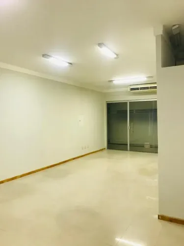 ALUGUEL: Sala comercial de 60m2 no Metropolitan Tower !!
