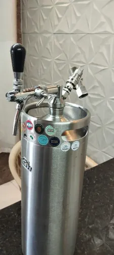 Chopeira keg em aço inox 10L com cilindro para CO2.