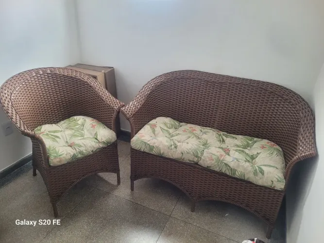 Namoradeira e poltrona de Vime