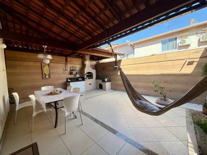 Imóvel para venda tem 120 metros quadrados com 3 quartos em Morada de Laranjeiras - Serra
