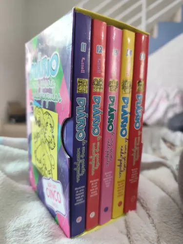 Box Diário de uma Garota Nada Popular (11ao 15) Semi novo! 