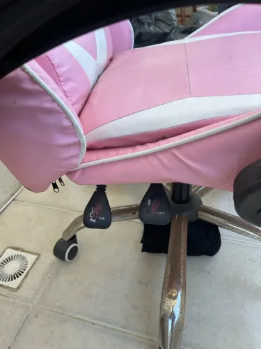 Cadeira Gamer - rosa e branca com almofadas